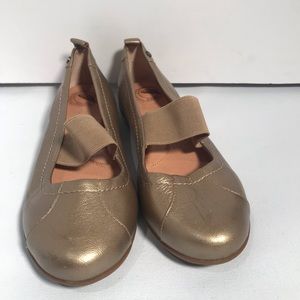 Nurture gold flats sz 7.5